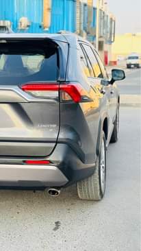 A picture of Toyota RAV4 Limited 2021