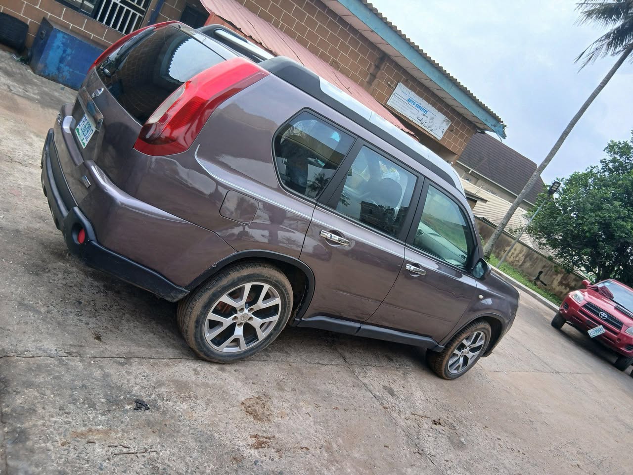 A picture of 2011 Nissan x trail