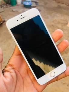 A picture of IPhone 6flat 32gb fully functional