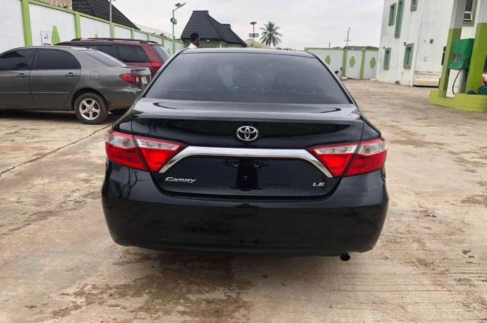 A picture of 2015 Toyota Camry LE foreign used 