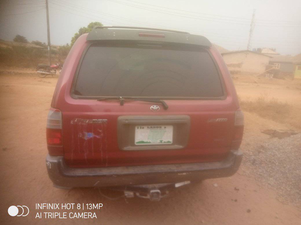 A picture of 4Runner jeep angine and gear perfect 