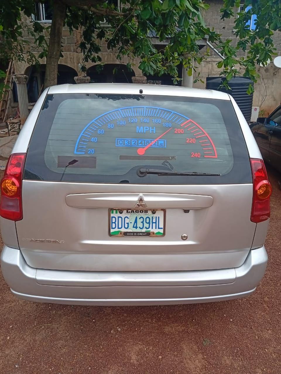 A picture of 2004 Mitsubishi spacestar