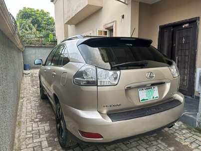 A picture of 2006 Rx330