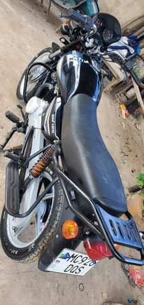 A picture of Inauzwa boxer bm125 pkpk nimpya full documents piga cma 0765887420