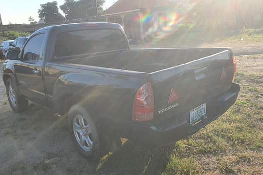 A picture of Toyota Tacoma single cabin 2006 model for sale