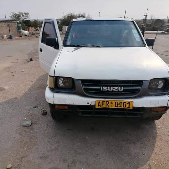 classifieds/cars isuzu