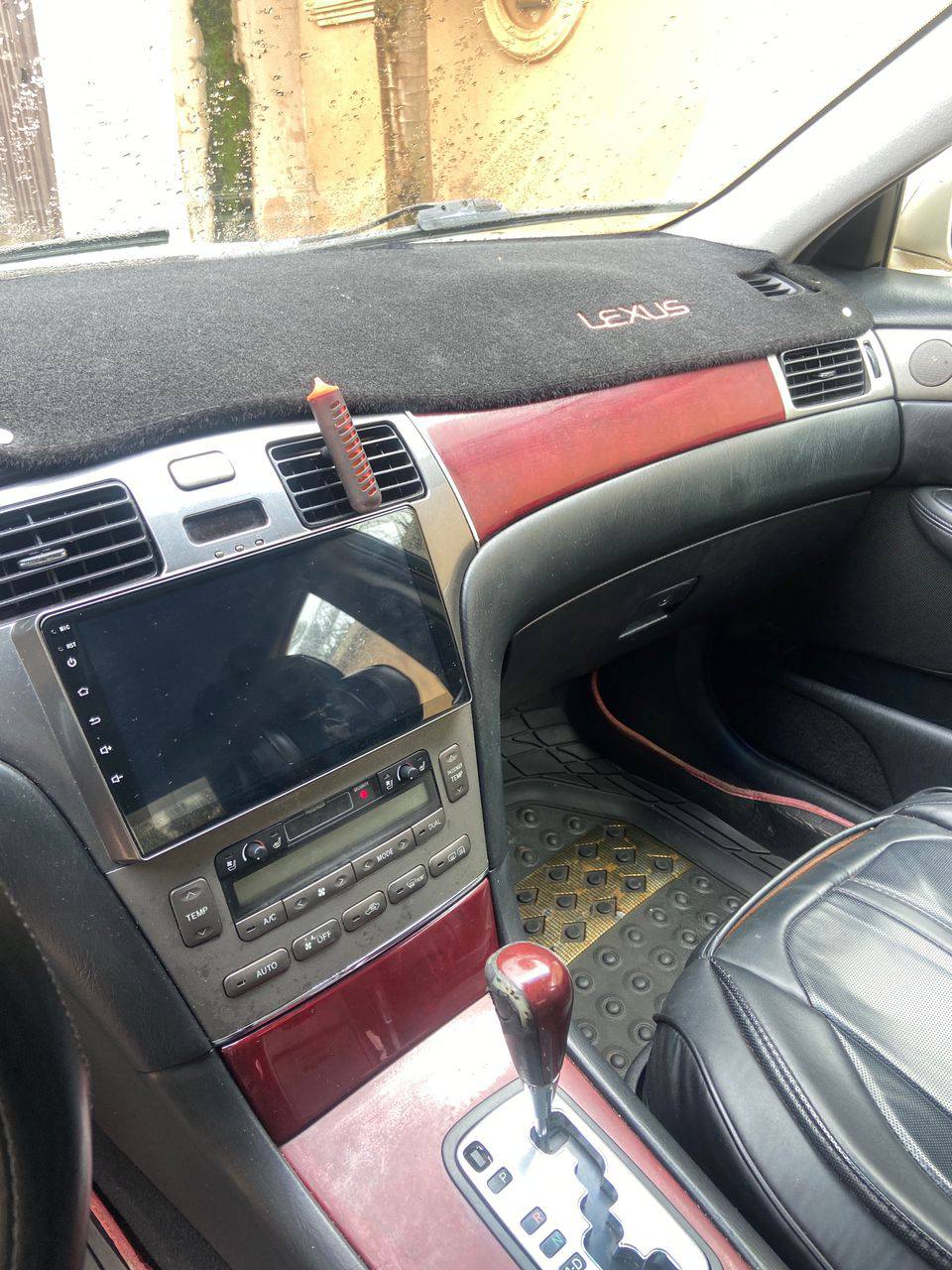 A picture of Extremely Clean Lexus Es330