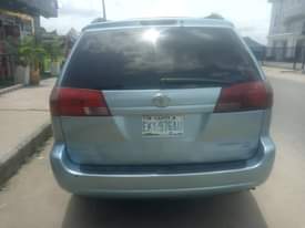 A picture of 2005 Toyota Sienna Le 6dr hatchback