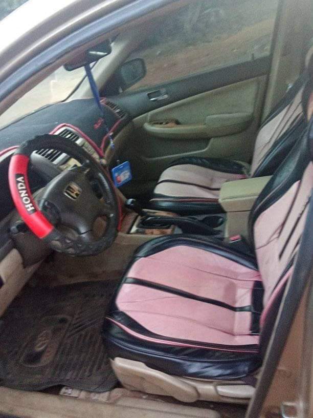 A picture of 2003 Honda 2003 model e o d