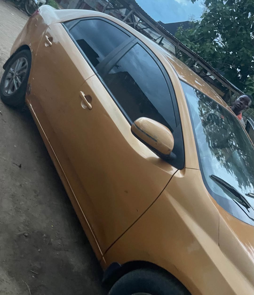 A picture of O12 KIA for sale..only serious buyer pls just 3.2m slightly