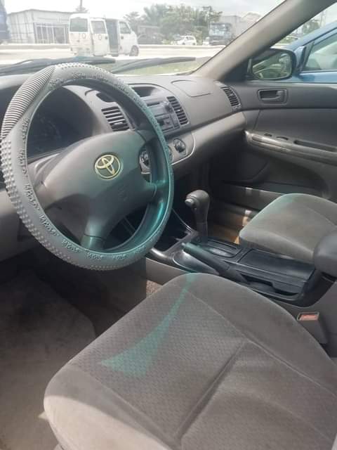 A picture of 2004 Toyota Camry