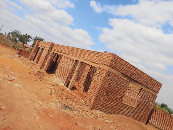 A picture of UNFINISHED 6 HOUSES FOR SALE 0989849411