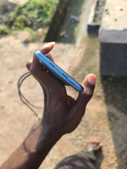 A picture of Poco F3 5G 8gb and 256gb