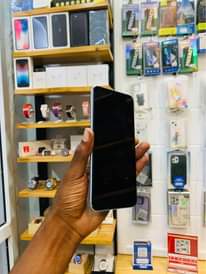 A picture of Redmin 10A iyo 32gb Ram 2.5gb naibwaga kitonga boss njoo