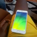 A picture of Oppo f1s