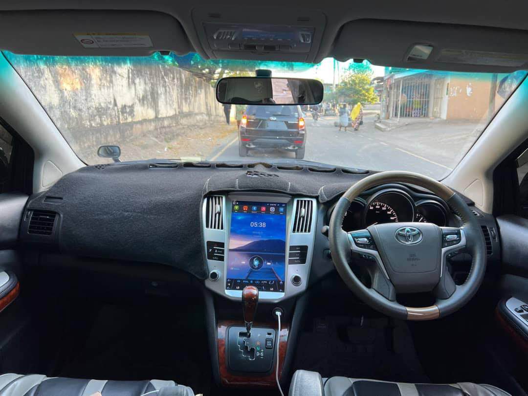 A picture of Toyota harrier Lexus