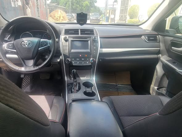 A picture of Camry SE 2016 tokunbo