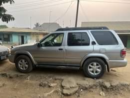 A picture of NISSAN PATHFINDER JEEP. FOUR WHEEL DRIVE. AUXILIARY GEAR FOUR ALLOYED
