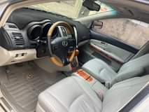 A picture of LEXUS RX330
