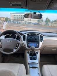 A picture of FEW MONTHS USED TOYOTA HIGHLANDER 2005 MODEL FIRST BODY WITH