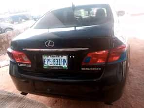 A picture of Es350 in a very good condition Everything is working perfectly