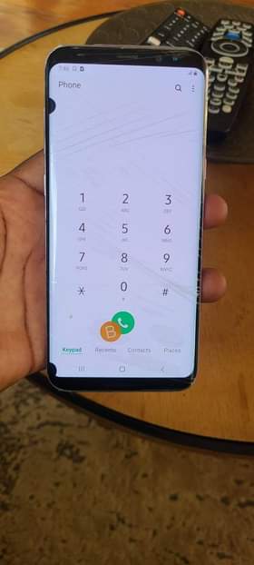 A picture of Samsung galaxy S8 
