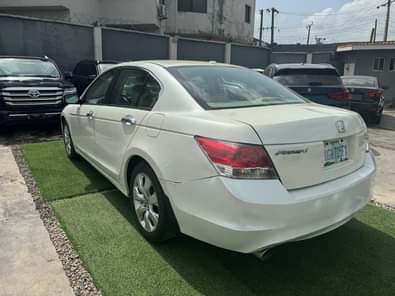A picture of Super Clean 2010 Honda accord 1st body first body pan