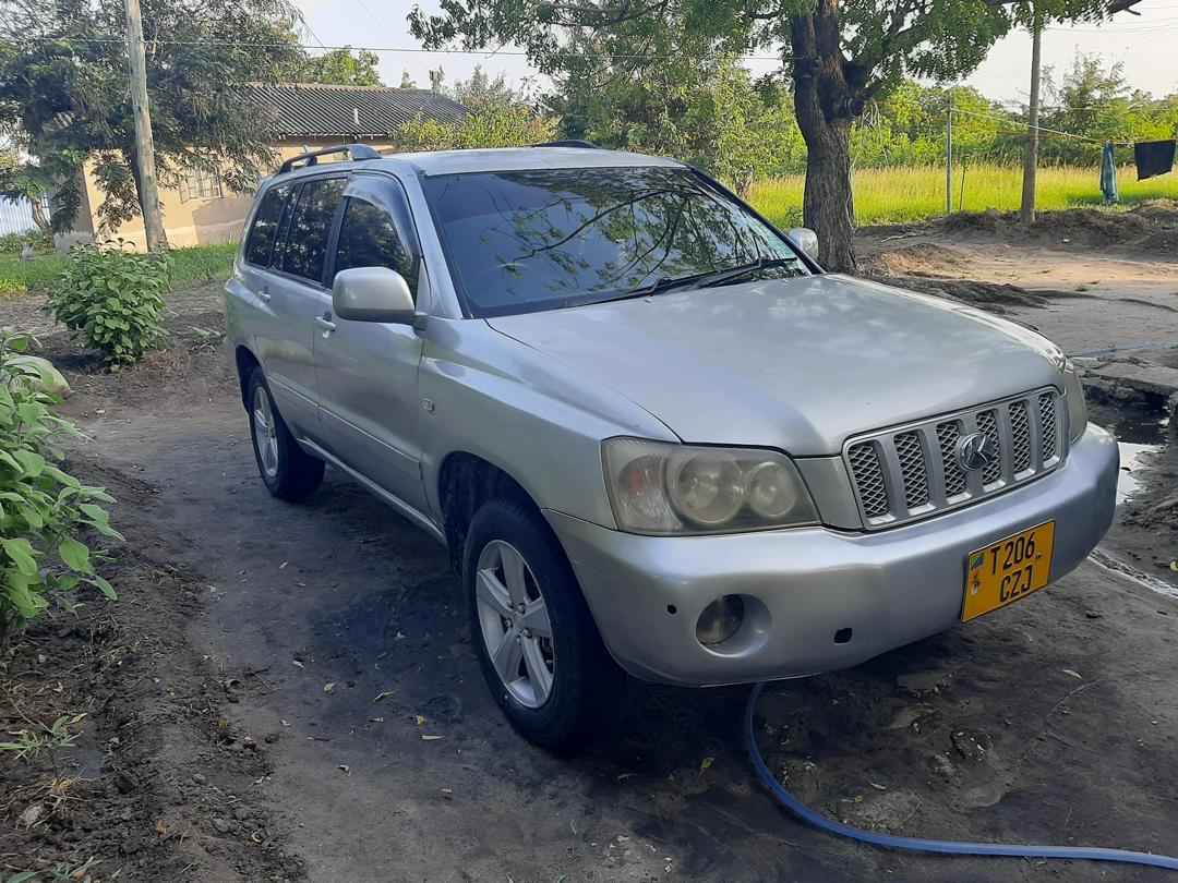 A picture of Toyota Kluger CZJ