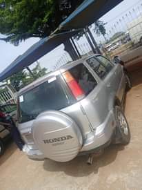 A picture of HONDA CR V