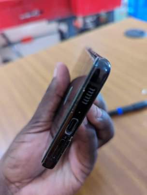 A picture of Samsung s21 ultra 128gb ram 12gb