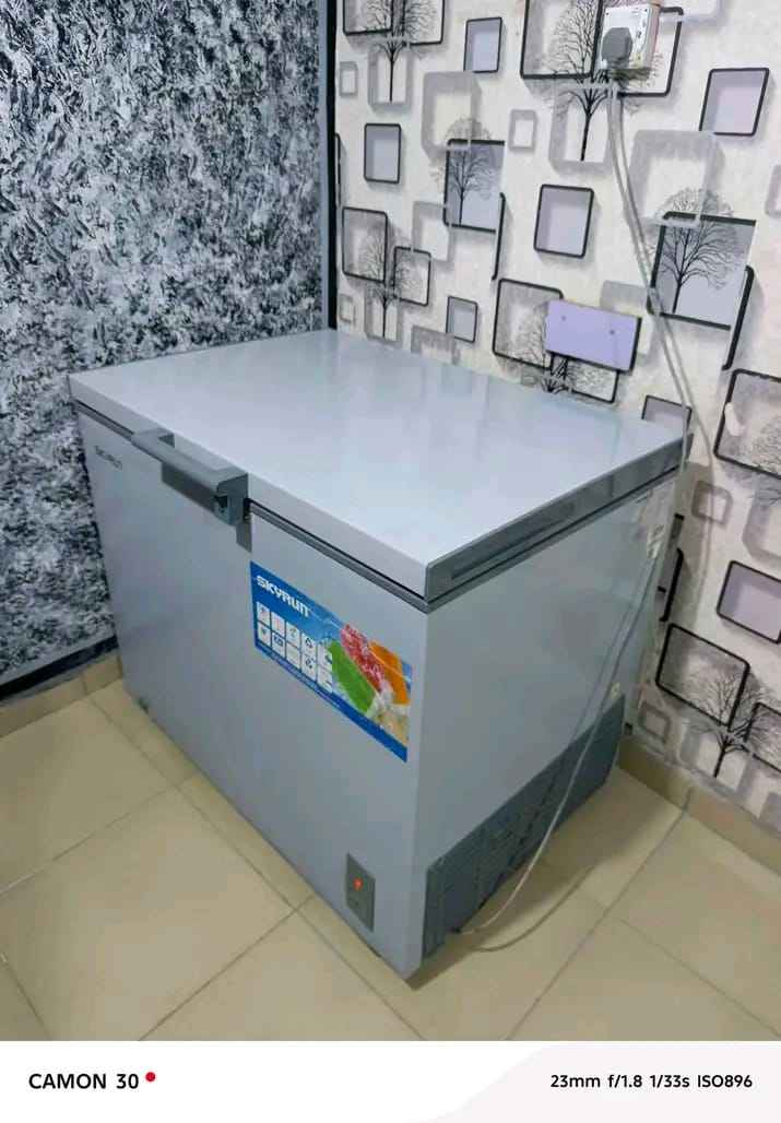 A picture of Skyrun deep freezer fairly used