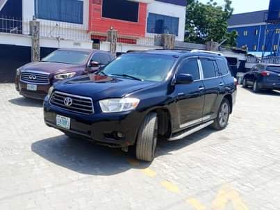 A picture of Toyota Highlander 2008