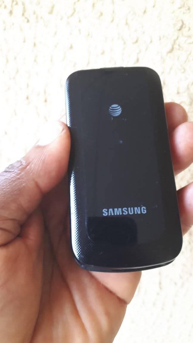 A picture of Uk used Samsung Flips 1 sim