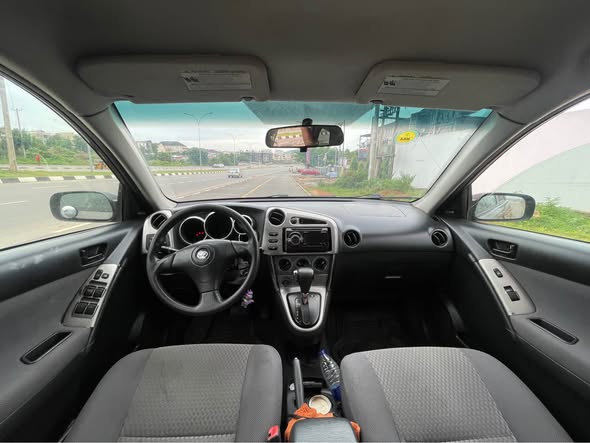 A picture of SHARP PRE OWNED 2008 TOYOTA MATRIX 5 800 000 08175232309