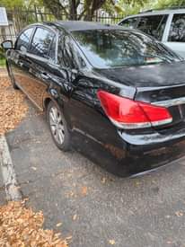 A picture of 2011 Toyota Avalon Sedan 4D