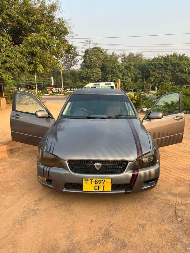 used toyota altezza