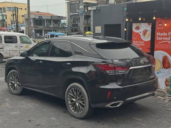 A picture of Lexus RX350 2017
