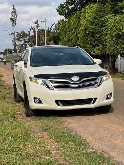 A picture of For sale 2014 Toyota venza Duty Double pano Keyless Price