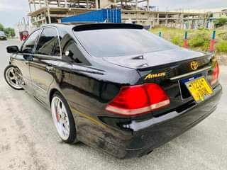 A picture of Crown Gari ime tulia Bei 12.5 Milion CALL 0715046617