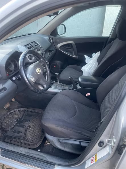 A picture of Toyota rav4 2008