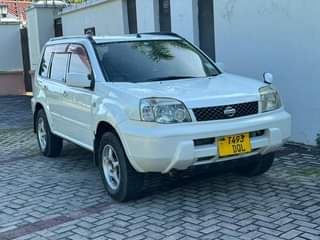 A picture of  ONSALE NISSAN EX TRAIL KALU SANAAAA Reg number ....D.Q.L