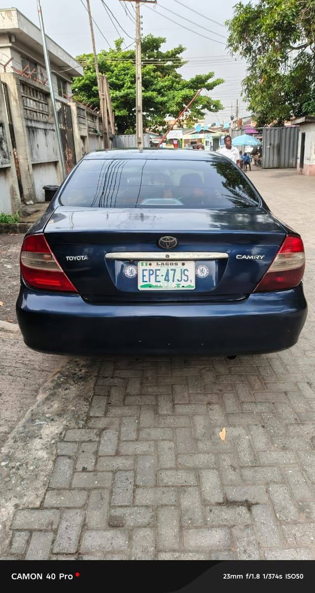 A picture of 2004 Toyota Camry LE