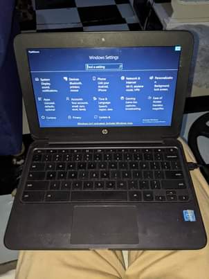 A picture of Laptop HP storage 16 ram 4 nakupa na External yake
