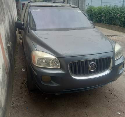 A picture of Used 2006 Terraza Buack Bus