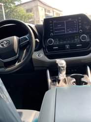 A picture of 2Units of Tokumbo 2020 Toyota Highlander XLE premium keyless entry