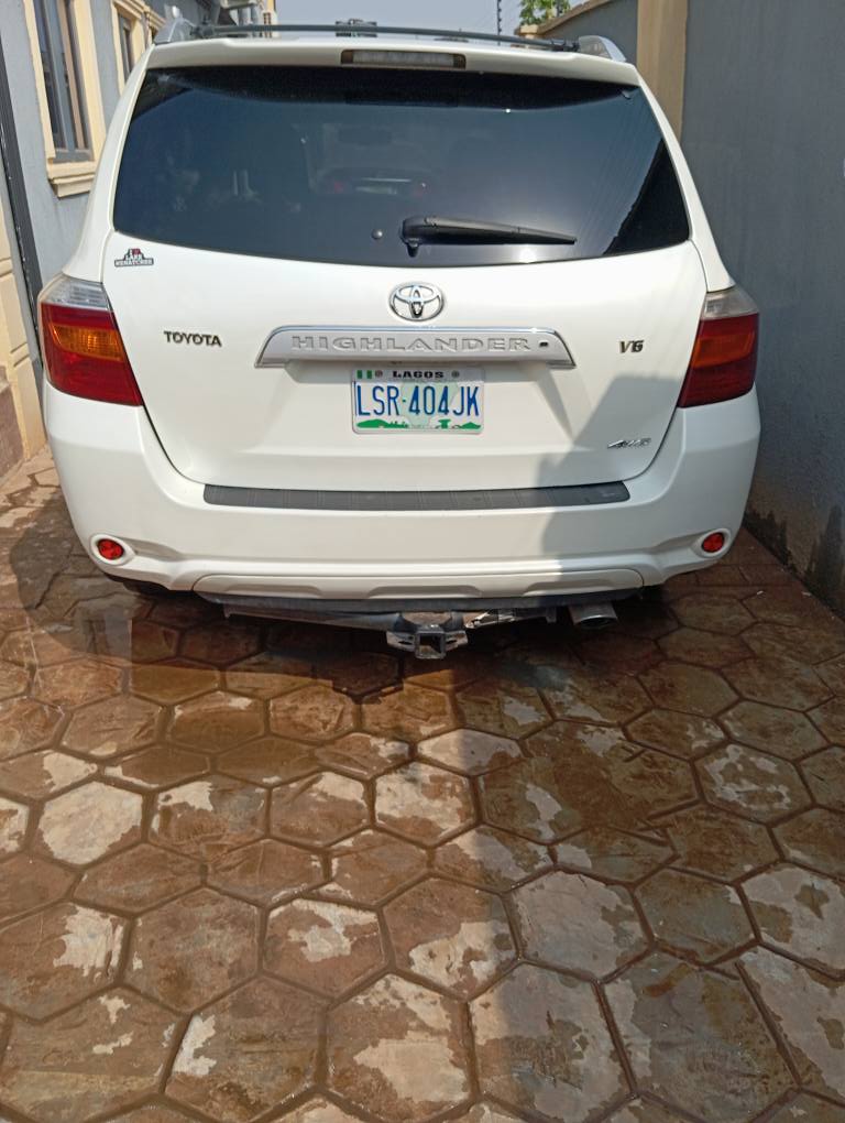 A picture of Extremely clean 2008 Toyota highlander