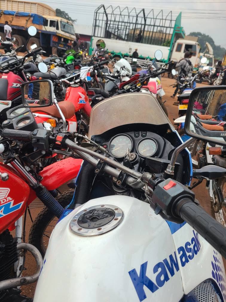 A picture of Kawasaki KLE400