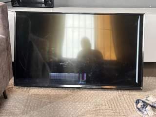 A picture of LG smart tv inch 43