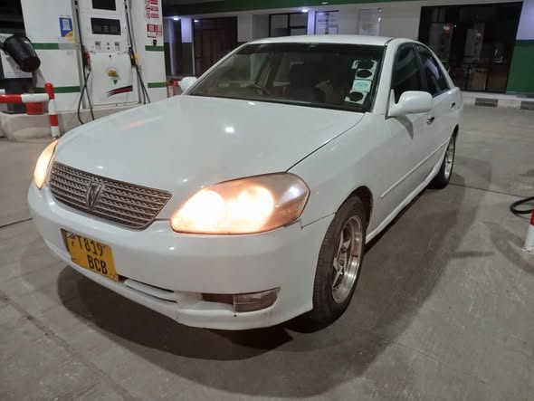 A picture of TOYOTA MARK ll grande