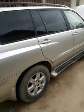 A picture of 2004 Highlander AC chilling gear working perfectly First body Price